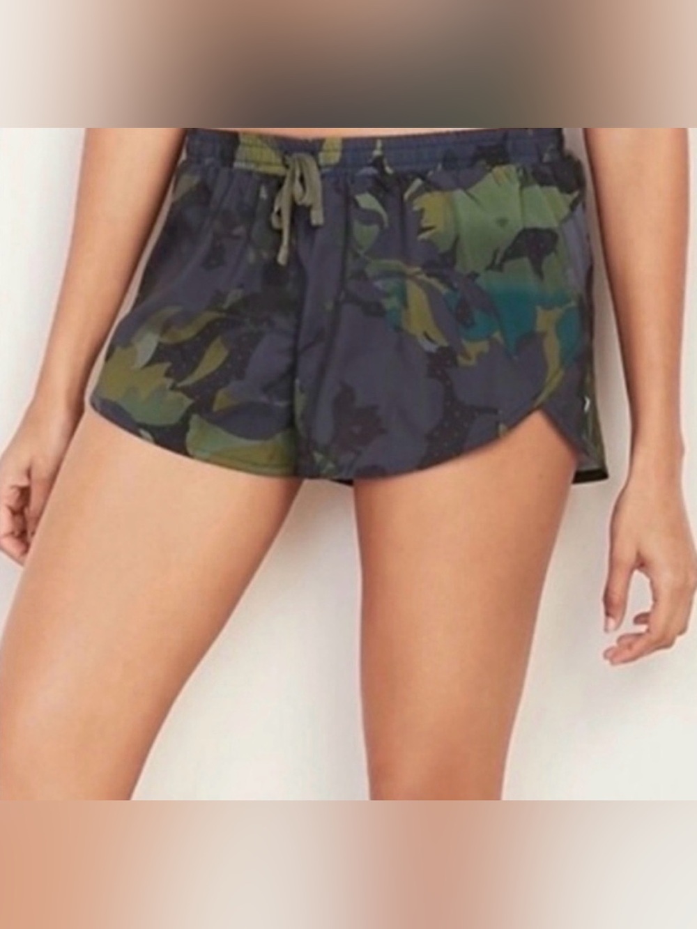 NWT Old Navy Go Dry Shorts Floral Camo Athletic Shorts Women’s Size XXL Sporty